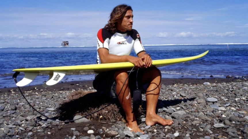 Tamayo Perry, reconocido surfista y actor, fallece trgicamente tras un ataque de tiburn